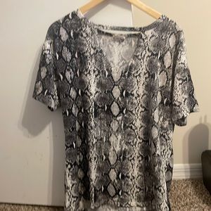 Snake print, size medium, shirt, neck cut out